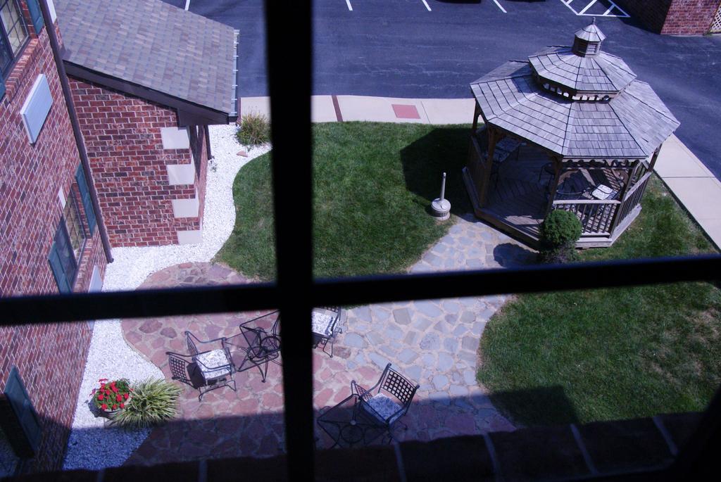 Country Hearth Inn & Suites Edwardsville Eksteriør billede