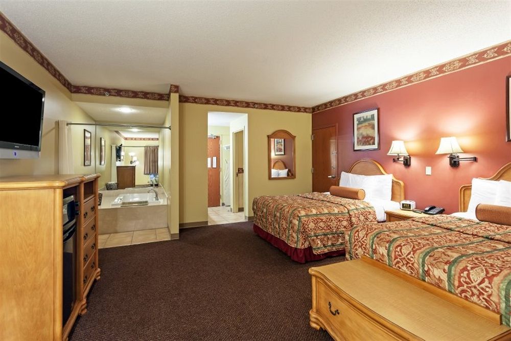 Country Hearth Inn & Suites Edwardsville Eksteriør billede