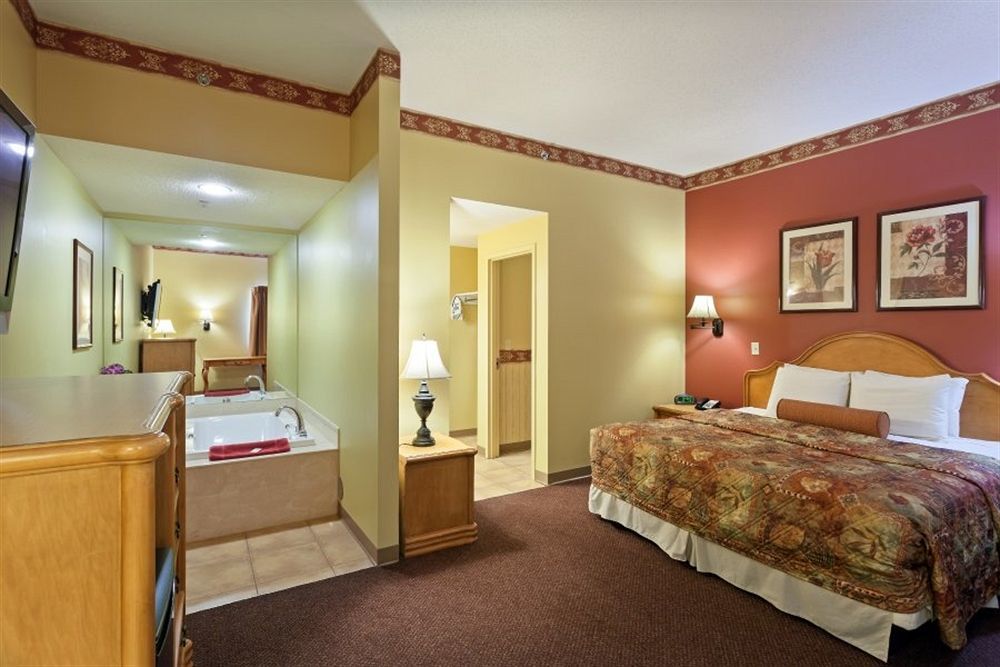 Country Hearth Inn & Suites Edwardsville Eksteriør billede