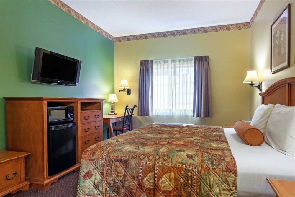 Country Hearth Inn & Suites Edwardsville Eksteriør billede