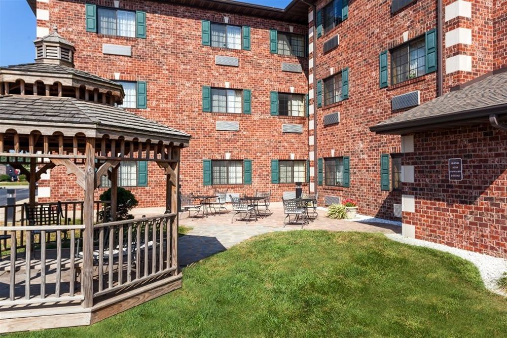Country Hearth Inn & Suites Edwardsville Eksteriør billede