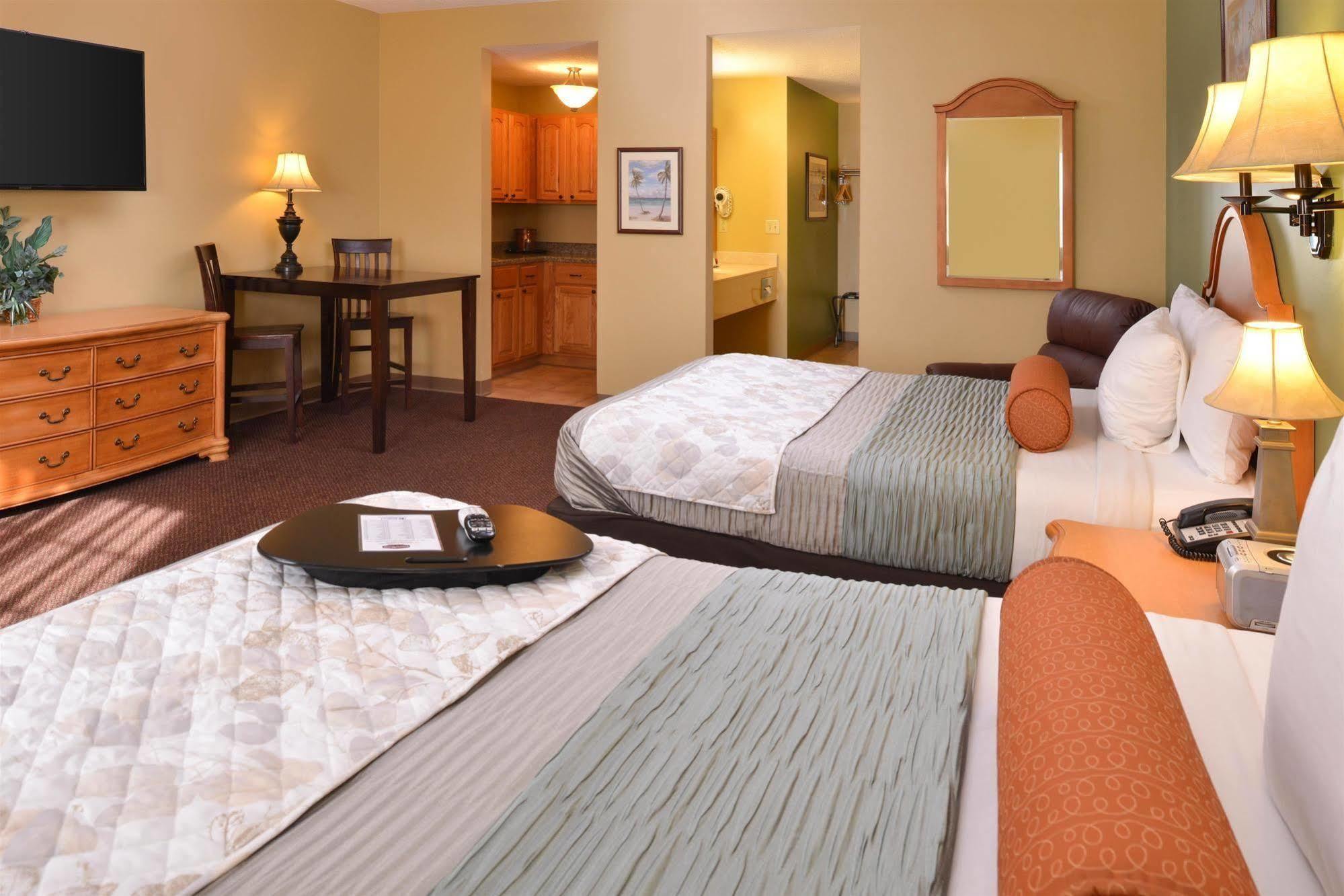 Country Hearth Inn & Suites Edwardsville Eksteriør billede