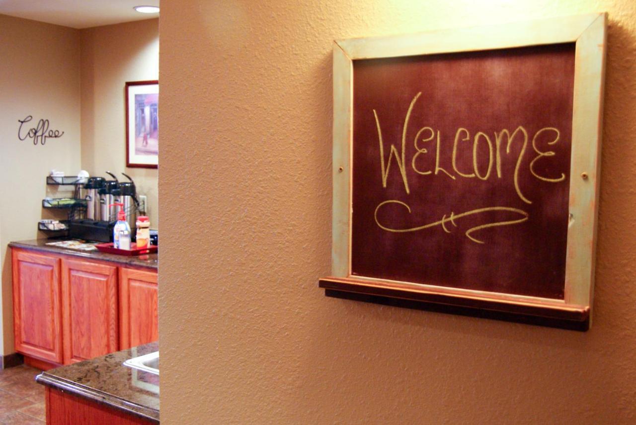 Country Hearth Inn & Suites Edwardsville Eksteriør billede